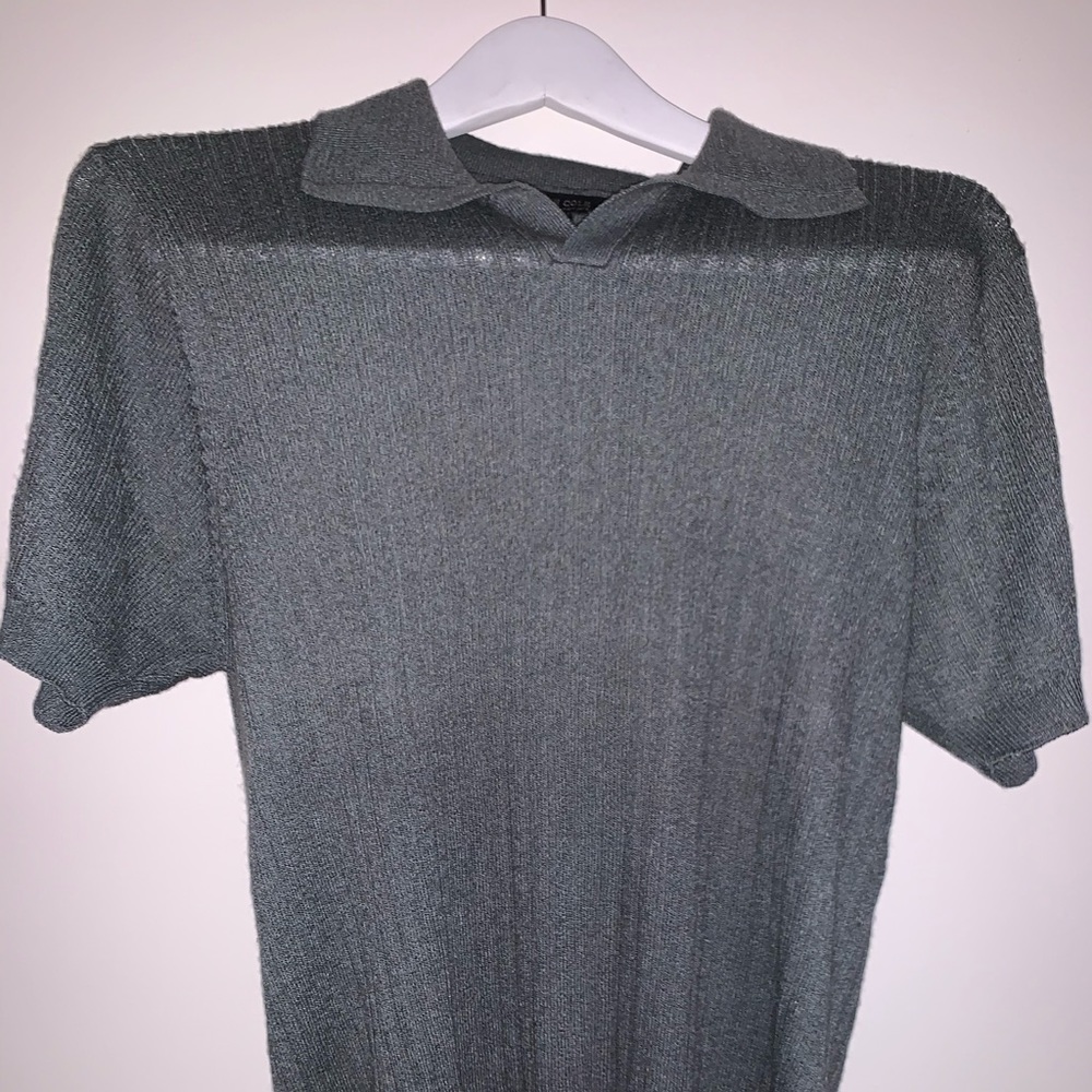 Short sleeve v-neck knit sweater